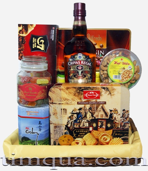 Giỏ Quà Tết Chivas 04